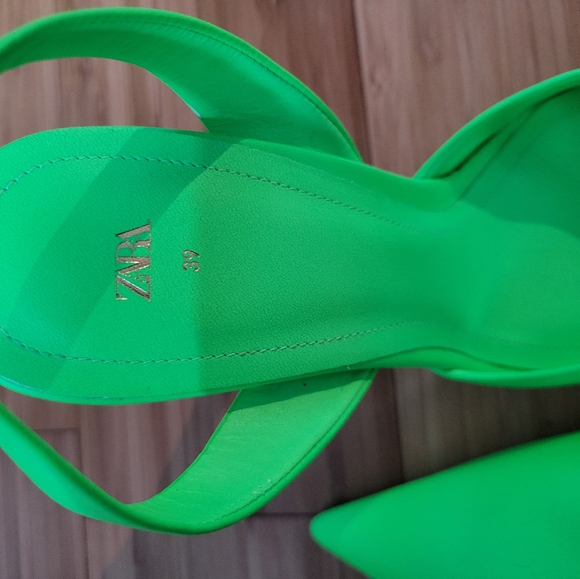 Zara neon green sling back heels - Picture 3 of 4